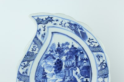 Lot 9 - A pair of Chinese blue and white leaf-shaped...