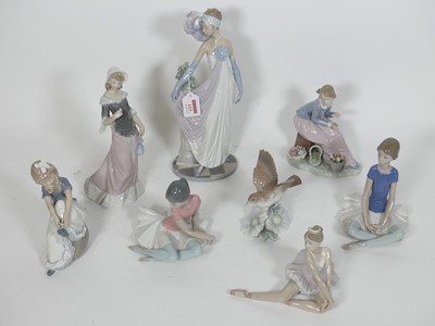 Lot 113 - A Lladro porcelain figure 'Socialite of the...