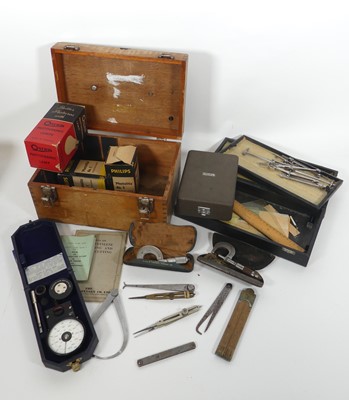 Lot 129 - A collection of items to include drawing...