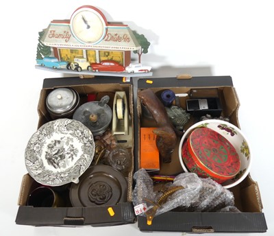 Lot 140 - A collection of items to include Dunhill...