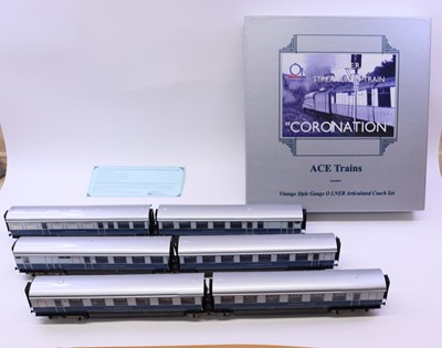 Lot 318 - ACE Trains 0-gauge LNER Streamlined coaches...
