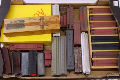 Lot 950 - One tray containing various HO gauge American...