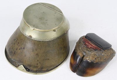 Lot 845 - A mid-20th century horse hoof inkwell, having...