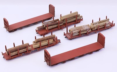 Lot 968 - Five New Zealand S scale hand-built wagons to...
