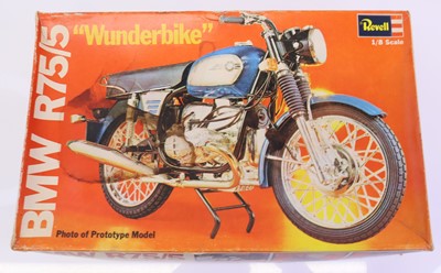 Lot 1676 - Revell 1.8 scale Motorcycle kit, H-1595 BMW...