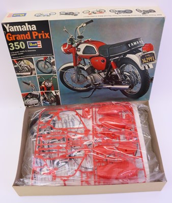 Lot 1662 - Revell 1.8 scale Motorcycle kit, H-1225 Yamaha...