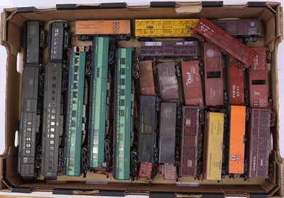 Lot 941 - One tray containing various unboxed HO gauge...