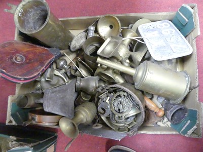 Lot 203 - A collection of metalware to include trench...