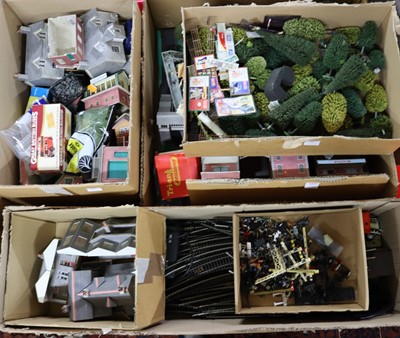 Lot 1629 - 5 boxes of mixed scale model railway...