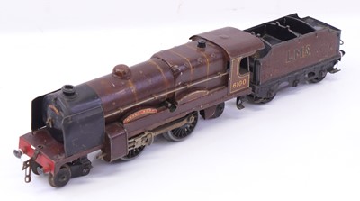 Lot 114 - 1936-41 Hornby 0-gauge repainted clockwork...