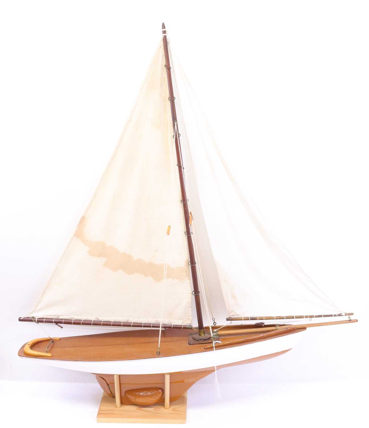 Lot 55 - Well made wooden with weight keel pond yacht,...