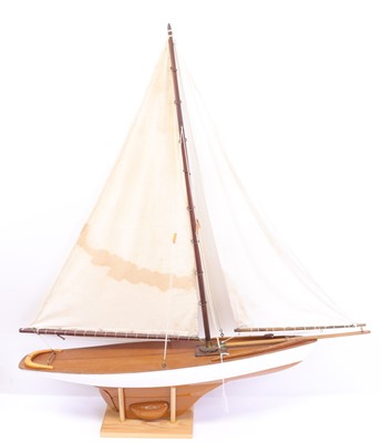 Lot 55 - Well made wooden with weight keel pond yacht,...