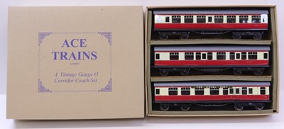 Lot 347 - ACE Trains 0-gauge 3-coach set BR C/5 maroon &...