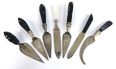 Lot 44 - A collection of Victorian jet handled and...