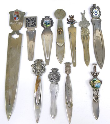Lot 21 - A collection of silver plated and white metal...