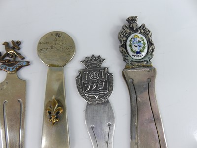 Lot 21 - A collection of silver plated and white metal...