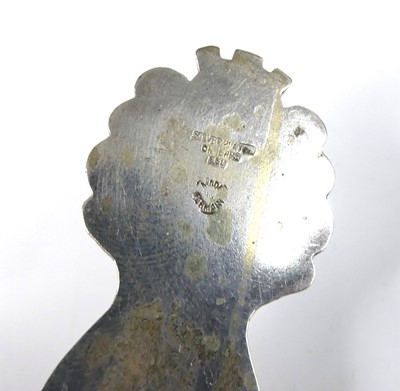 Lot 21 - A collection of silver plated and white metal...