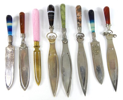Lot 12 - A collection of early 20th century hardstone...