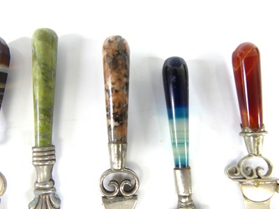 Lot 12 - A collection of early 20th century hardstone...