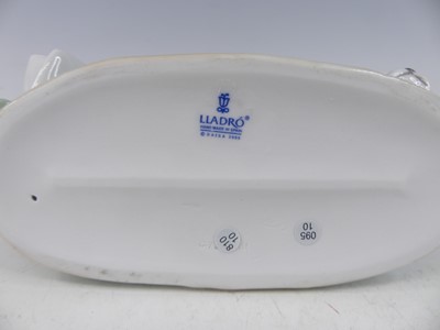 Lot 8 - A contemporary Lladro porcelain figure...