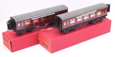 Lot 165 - Two 1937-41 Hornby 0-gauge bogie corridor...