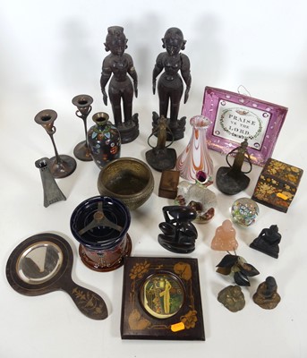 Lot 119 - A collection of items to include a pair of...