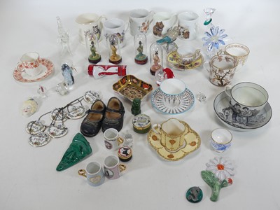 Lot 124 - A collection of ceramics and glass, to include...