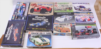 Lot 1667 - A box of mostly 1/24 scale various makes...