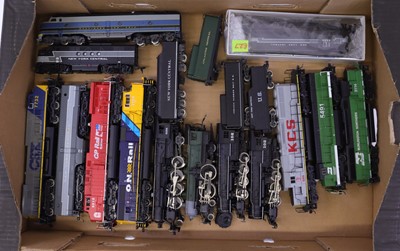 Lot 822 - Tray containing various HO scale American...