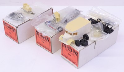 Lot 86 - RSH White metal and resin Fire Model Kit group,...