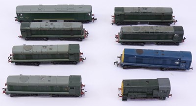 Lot 443 - A collection of various Hornby Dublo diesel...