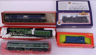 Lot 546 - Five 00 gauge locos to include a Triang R152...