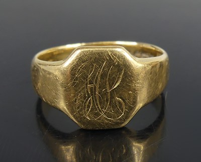 Lot 2564 - An 18ct yellow gold octagonal signet ring,...