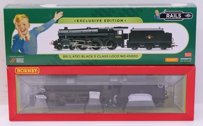 Lot 519 - Hornby 00 Gauge R3599TTS Rails of Sheffield...