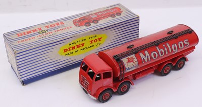 Lot 1022 - A Dinky Toys No. 941 Foden Mobilgas tanker...