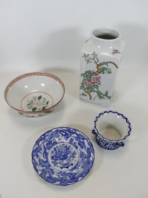 Lot 134 - A collection of Chinese ceramics, to include a...