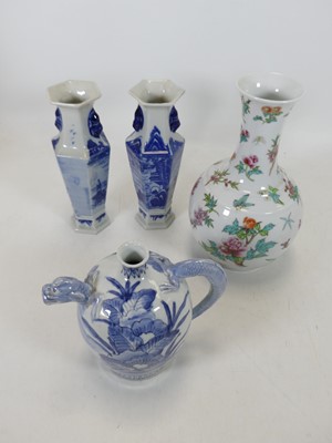 Lot 134 - A collection of Chinese ceramics, to include a...