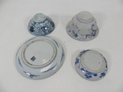 Lot 169 - A collection of Chinese ceramics, to include a...