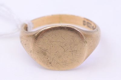 Lot 351 - A gent's 9ct gold signet ring, size W, sponsor...