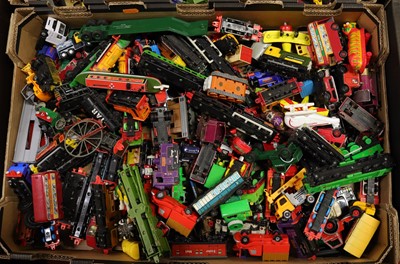 Lot 560 - Tray Containing Thomas the Tank Engine series...