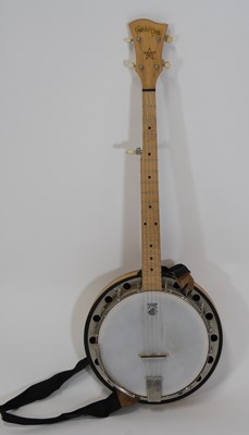 Lot 1293 - A Deering Goodtime five string banjo, having...