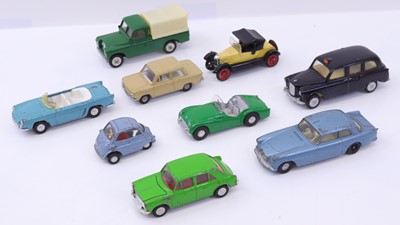 Lot 338 - 9 various loose Triang Spot On Models...