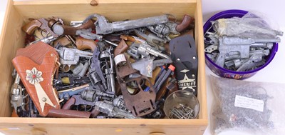 Lot 1762 - Tray of various vintage cap gun spare parts (A/F)