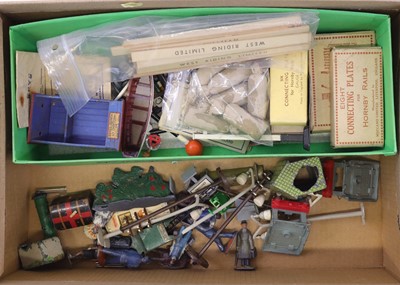 Lot 770 - Shoebox containing a wide assortment of 0 and...
