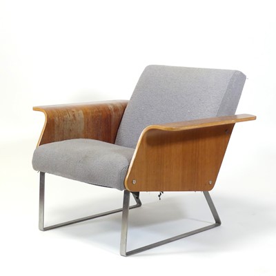 Lot 426 - Robin Day (British, 1915-2010) - an 'Avian AV1'...
