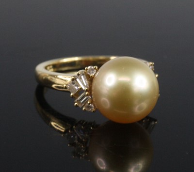 Lot 2178 - An 18ct yellow gold, cultured pearl and...