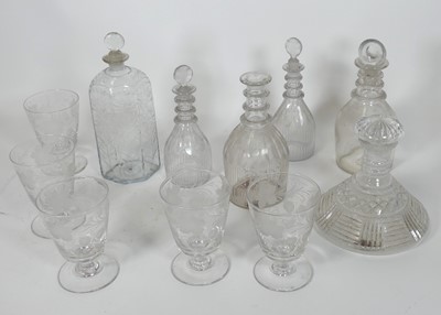 Lot 61 - A collection of glass, to include a set of...