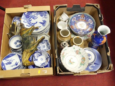 Lot 76 - A collection of oriental ceramics, to include...
