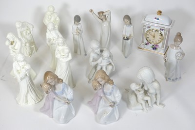 Lot 82 - A group of six Royal Worcester figures to...