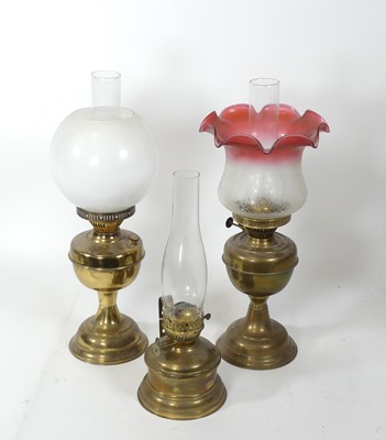 Lot 145 - An early 20th century oil lamp, having a...
